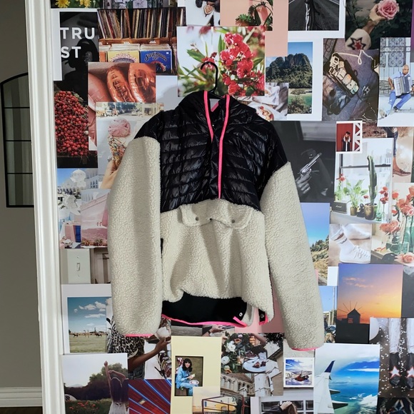 American Eagle Puffer Sherpa Pull Over - Picture 2 of 6